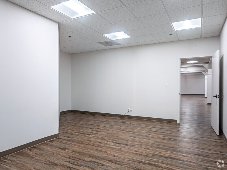 More Photos Of 2320 130th Ave NE, Bellevue Office For Lease