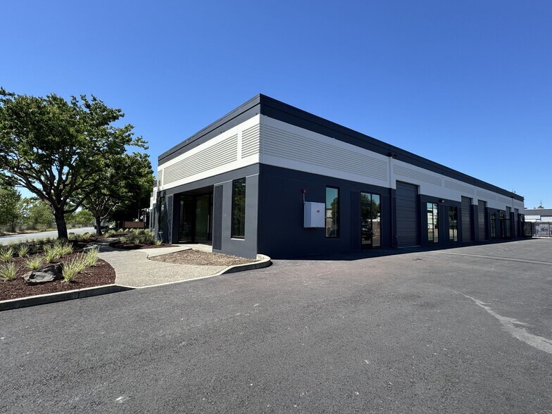 More Photos Of 1250 Holm Rd, Petaluma Warehouse For Lease