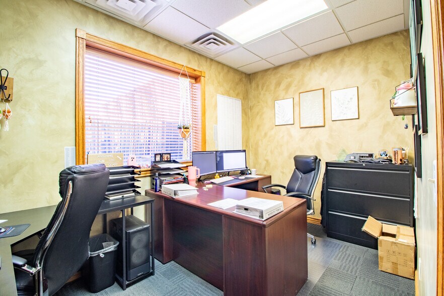 More Photos Of 335 S 1250 W, Lindon Self Storage For Lease