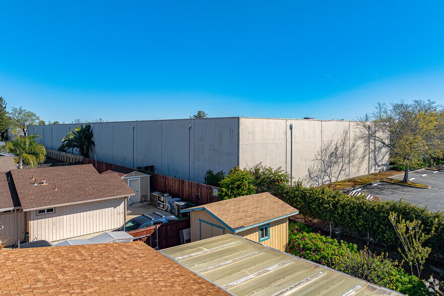 More Photos Of 2655 Land Ave, Sacramento Warehouse For Lease