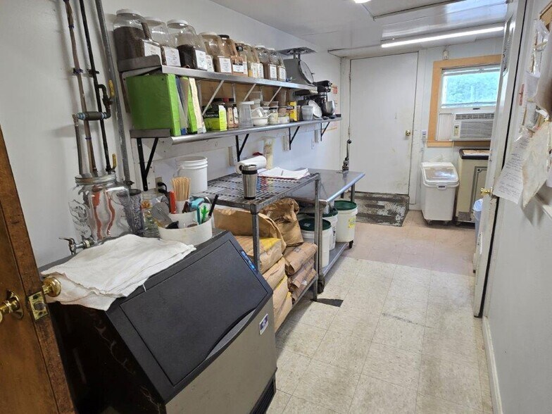 More Photos Of 643 VT-103 Rt, Chester Restaurant For Sale