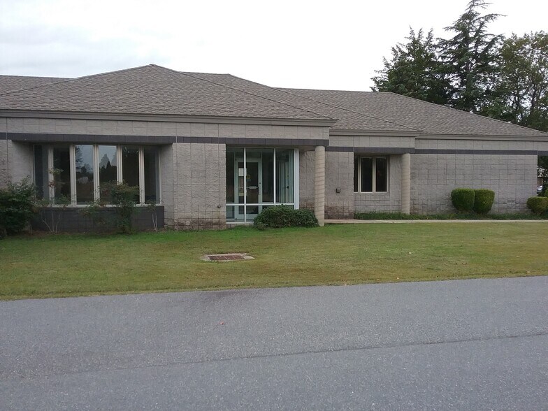 More Photos Of 9506 Hospital Ave, Nassawadox Medical For Sale