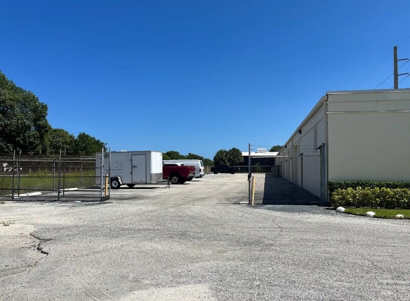 More Photos Of 6000 Georgia Ave, West Palm Beach Light Manufacturing For Lease