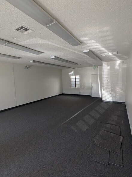 More Photos Of 11561-11605 Paramount Blvd, Downey Loft Creative Space For Lease