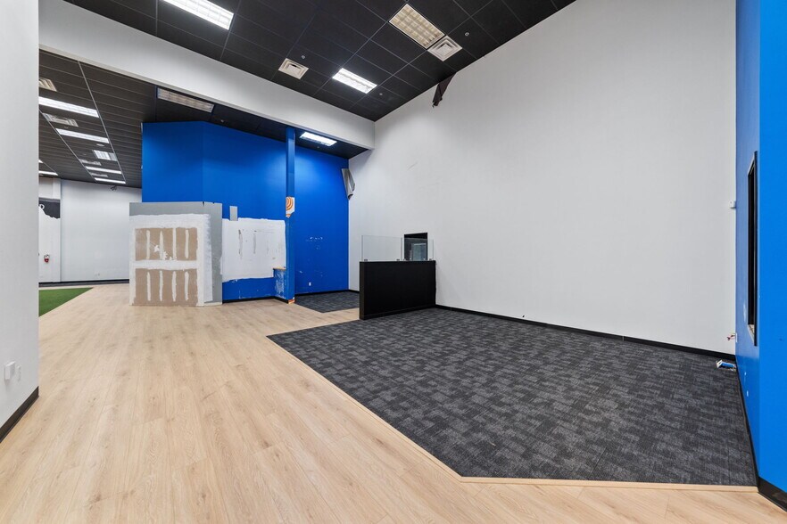 More Photos Of 25843 Jefferson Ave, Murrieta Light Distribution For Sale