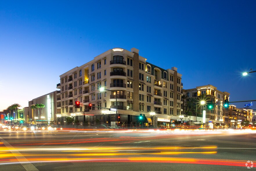 More Photos Of 889 Americana Way, Glendale Apartments For Lease