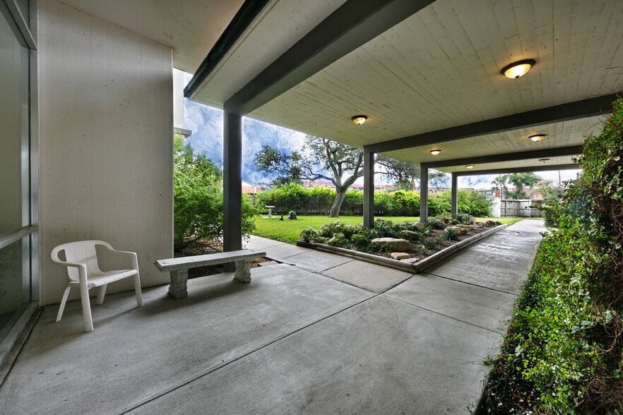 More Photos Of 4600 Ocean Dr, Corpus Christi Apartments For Sale