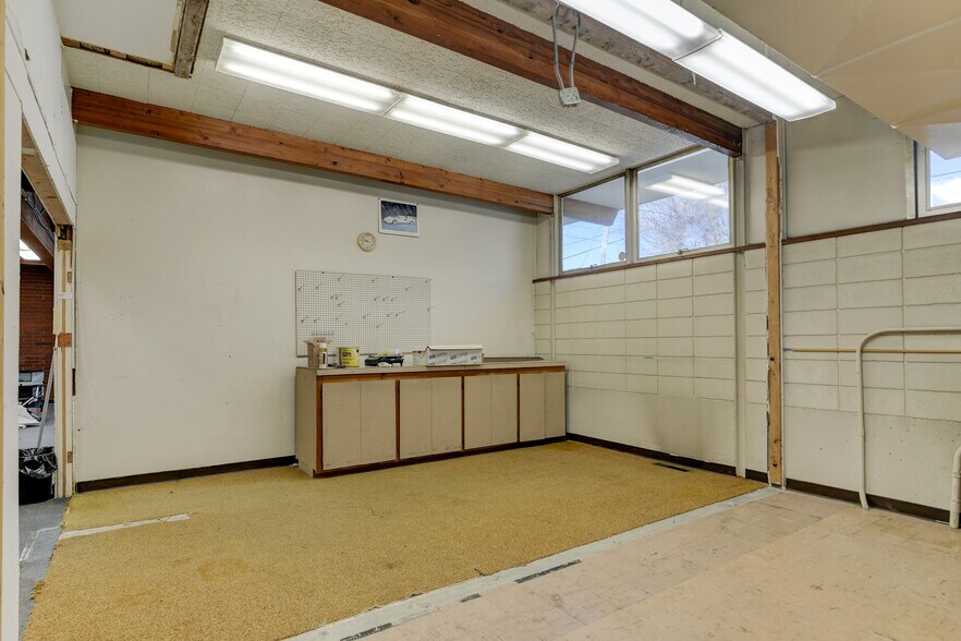 More Photos Of 102 Quince St NE, Olympia Freestanding For Lease