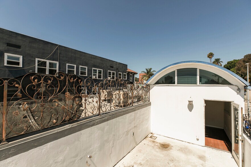 More Photos Of 6340 Yucca St, Los Angeles Restaurant For Sale