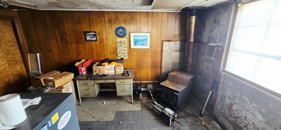 More Photos Of 565 Charcoal Rd, Stamford Warehouse For Sale