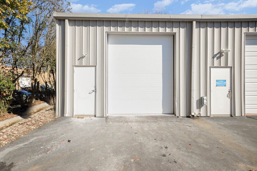 More Photos Of 5621 Departure Dr, Raleigh Light Distribution For Sale