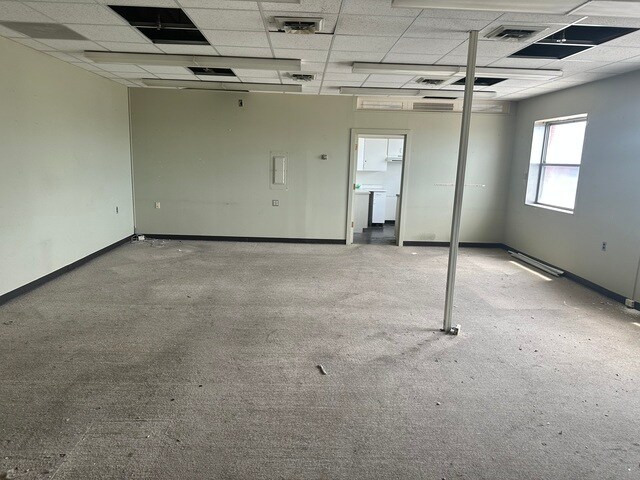 More Photos Of 8 Dearborn Sq, Kankakee Office For Sale