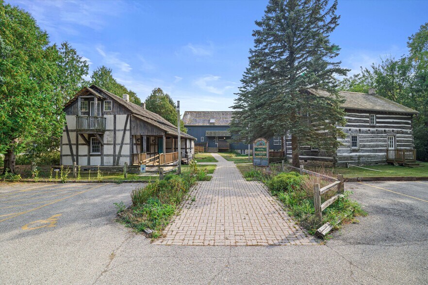More Photos Of 14135 N Cedarburg Rd, Mequon Office For Lease
