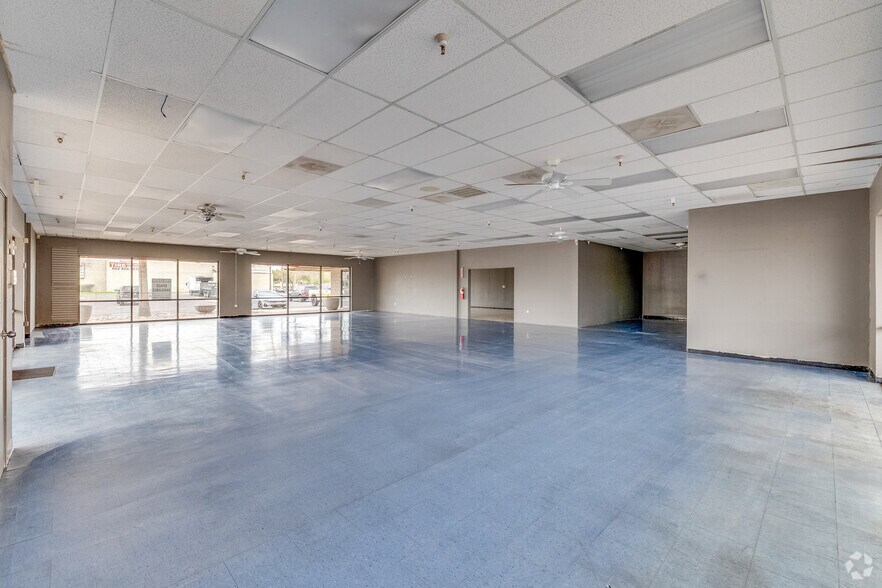 More Photos Of 1107 E Bell Rd, Phoenix General Retail For Lease
