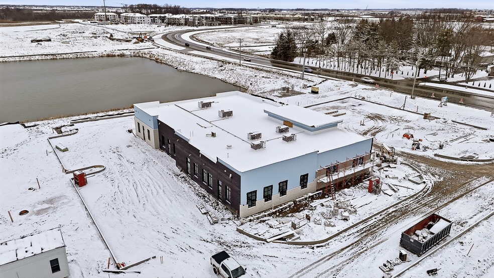 More Photos Of 13675 Brooks School Rd, Noblesville General Retail For Lease