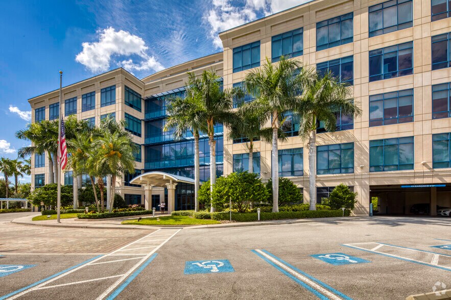 More Photos Of 5550 W Executive Dr, Tampa Office Residential For Sale