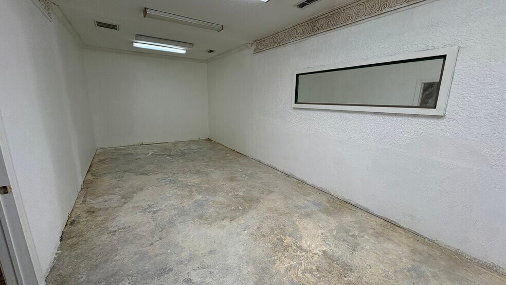 More Photos Of 7906 Leo Kidd Ave, Port Richey Warehouse For Sale