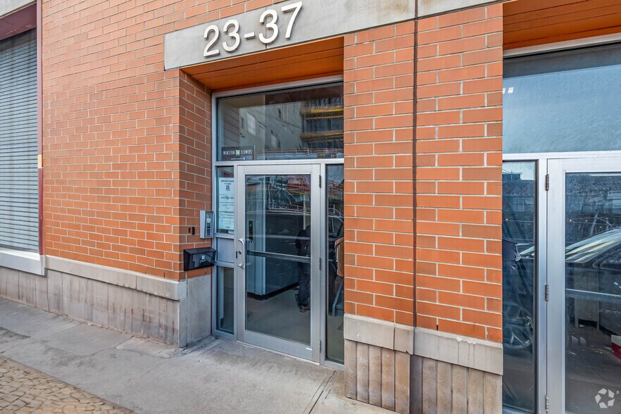 More Photos Of 23-40 51st Ave, Long Island City Warehouse For Lease