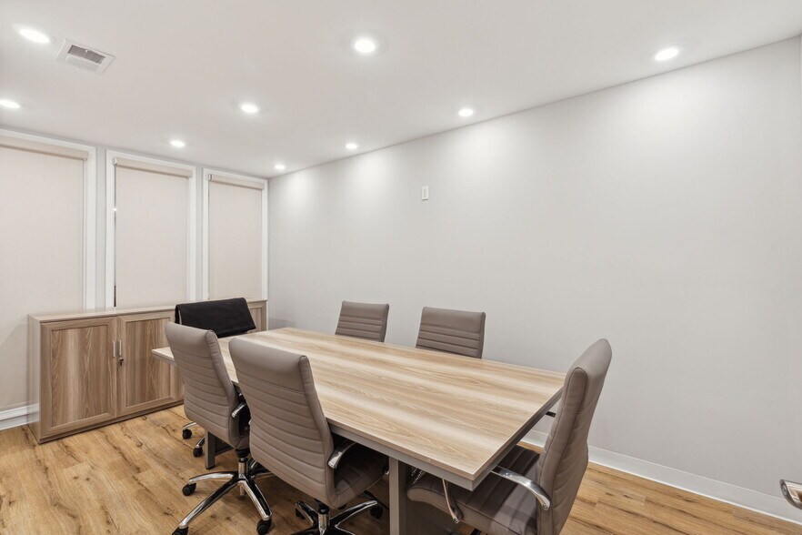 More Photos Of 6713 Ogontz Ave, Philadelphia Office For Sale
