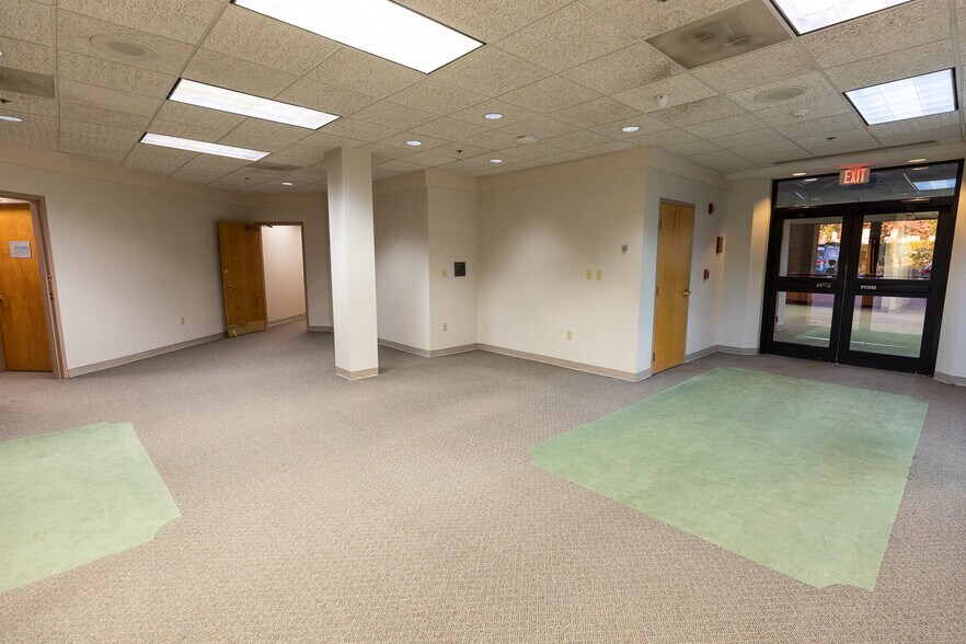 More Photos Of 2265 Roswell Rd, Marietta Office For Lease