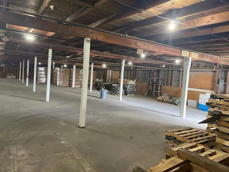 More Photos Of 1002 W Jackson Ave, Harlingen Warehouse For Sale