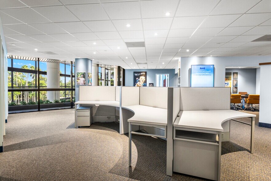 More Photos Of 2424 N Federal Hwy, Boca Raton Office For Lease