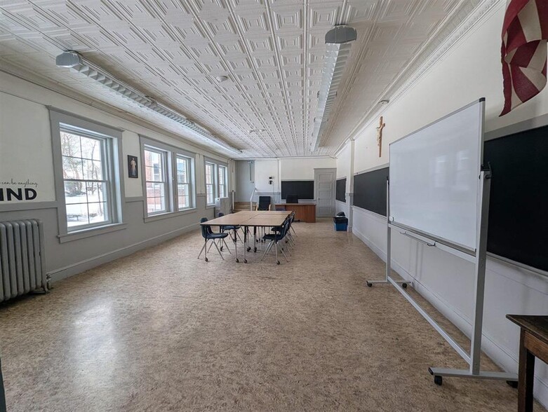 More Photos Of 16 Central st, Claremont Specialty For Sale