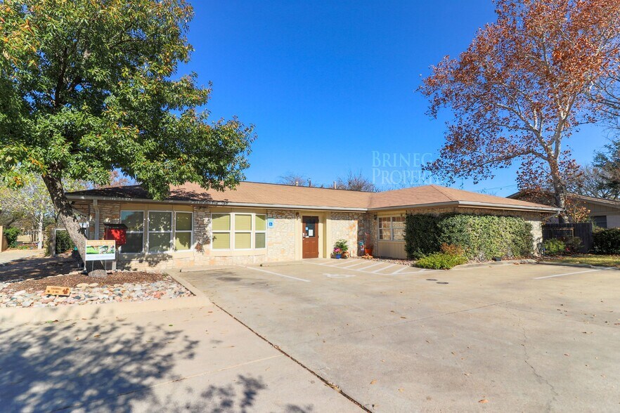 More Photos Of 104 Northwest Dr, Round Rock Daycare Center For Sale