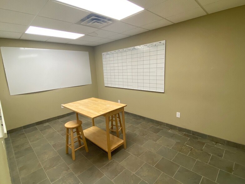 More Photos Of 5809 N State Highway 6, Waco Warehouse For Lease