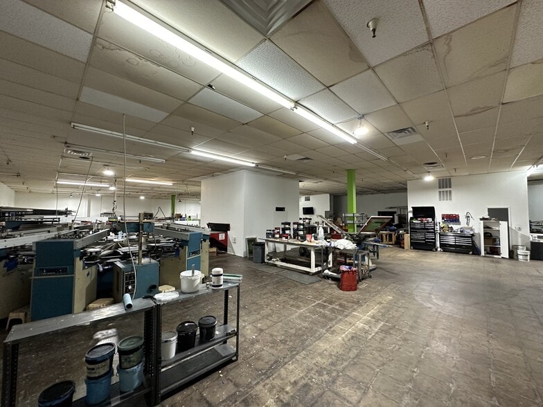 More Photos Of 1101 Main St, Garland Warehouse For Sale