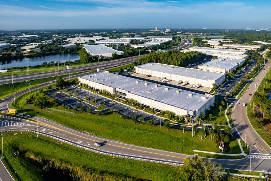 More Photos Of 2405 Commerce Park Dr, Orlando Unknown For Lease