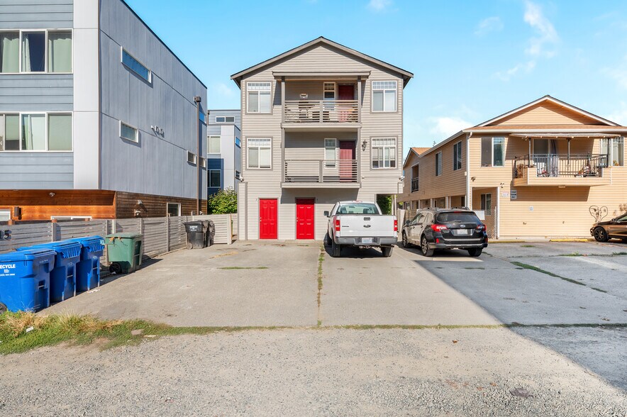 More Photos Of 3315 Claremont Ave S, Seattle Apartments For Sale