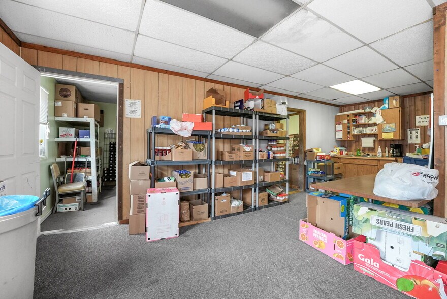 More Photos Of 10907 Main St, Honor Flex For Sale