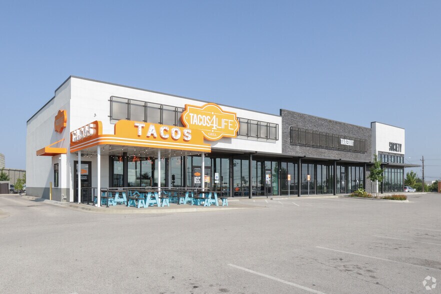 More Photos Of 801-945 E Kenosha St, Broken Arrow General Retail For Lease