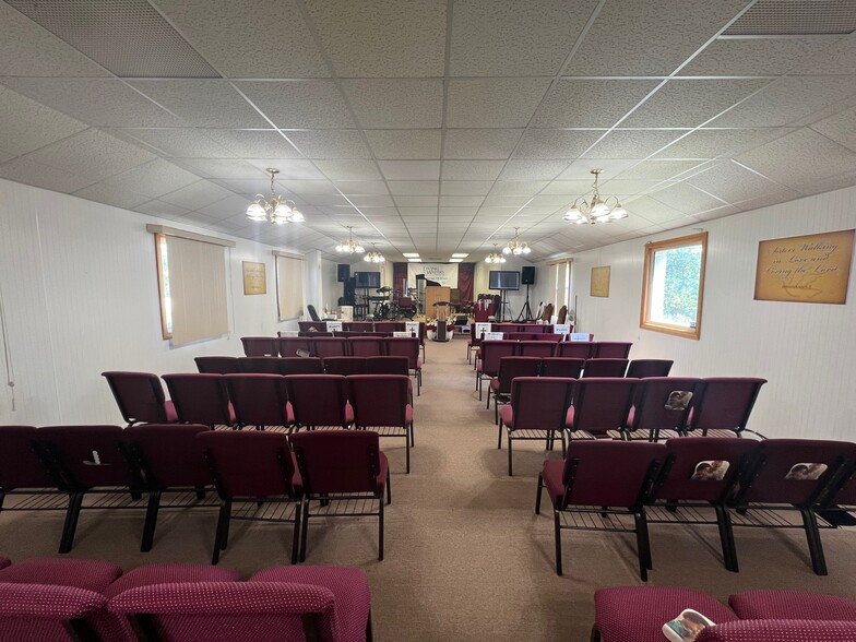 More Photos Of 2379 Emmons Ave, Warren Religious Facility For Lease