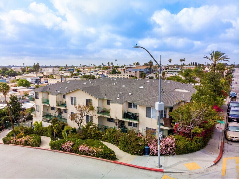 More Photos Of 4210 52nd St, San Diego Apartments For Sale
