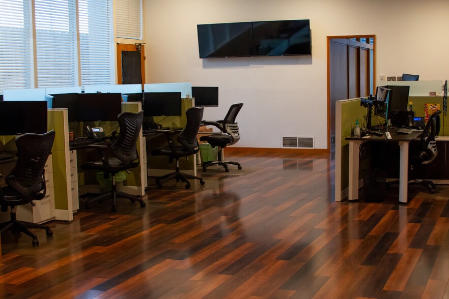 More Photos Of 2323 E St, Bakersfield Loft Creative Space For Lease