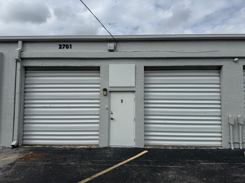 More Photos Of 2701 NE 4th Ave, Pompano Beach Warehouse For Lease