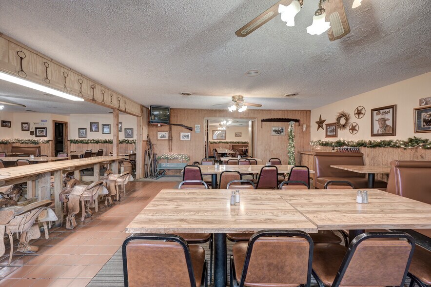 More Photos Of 2447 Military Ave, Baxter Springs Restaurant For Sale