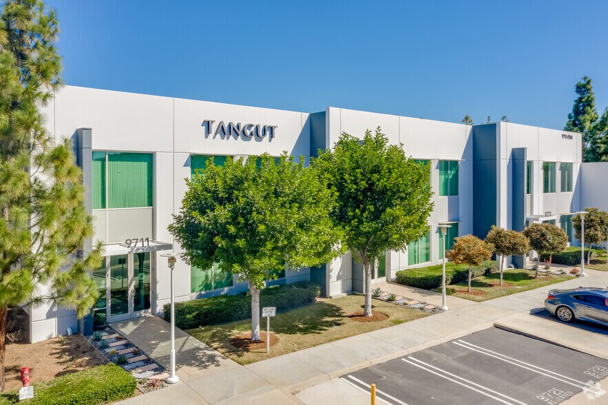 More Photos Of 9711-9741 Irvine Center Dr, Irvine Warehouse For Lease