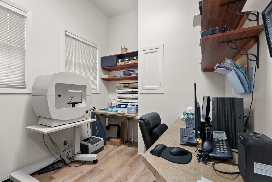 More Photos Of 217 E Lake Ave, Watsonville Office For Sale