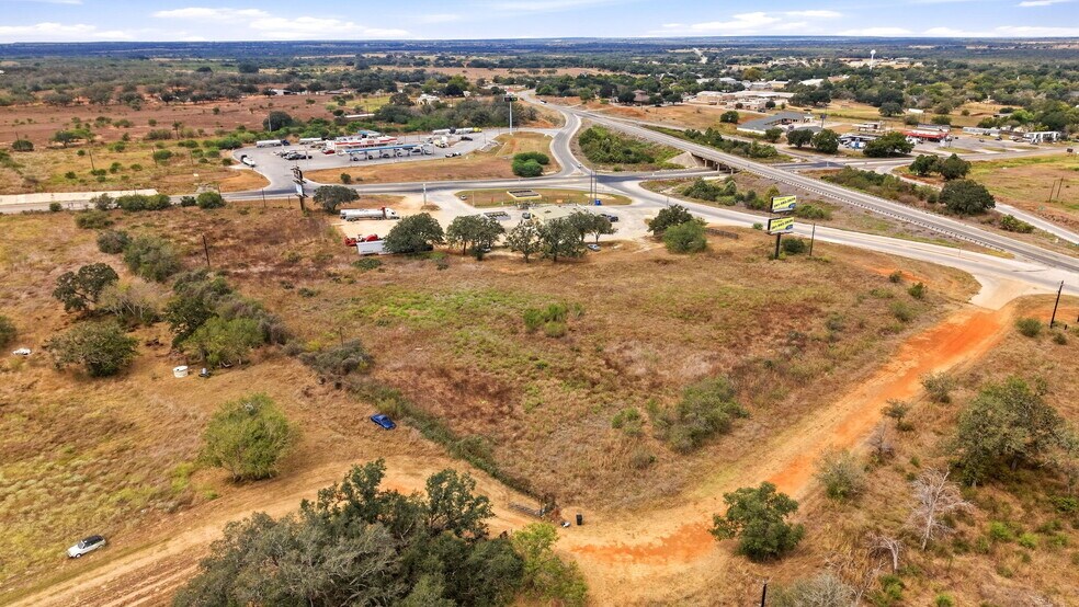 More Photos Of 1000 State Highway 123 S, Stockdale Service Station For Sale