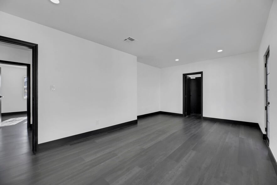 More Photos Of 530 S 7th St, Las Vegas Office Residential For Lease
