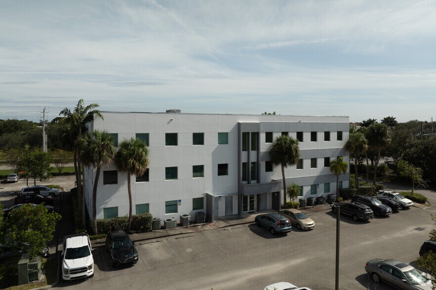 More Photos Of 240 NW Peacock Blvd, Port Saint Lucie Medical For Lease