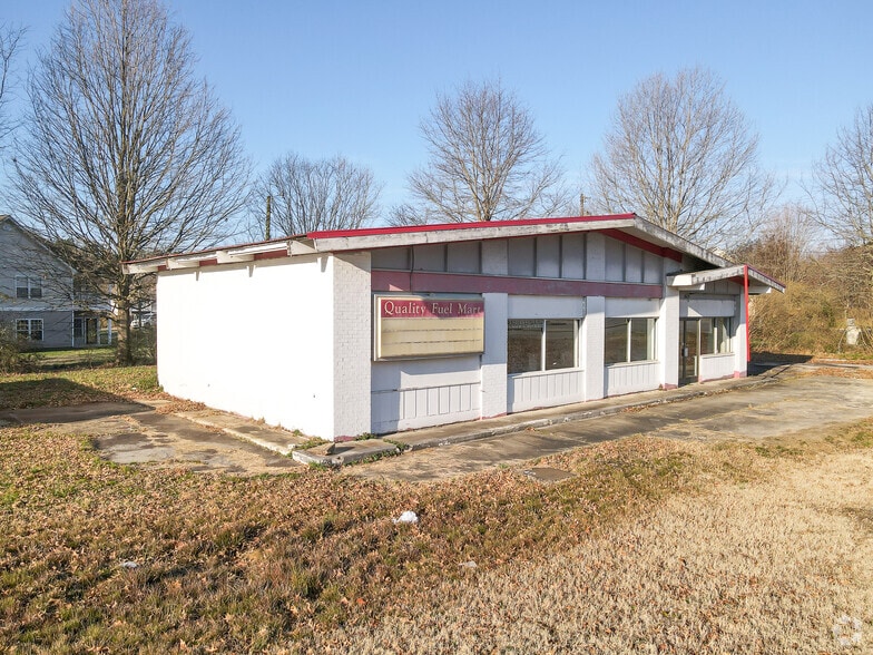 Primary Photo Of 2625 Statesville Blvd, Salisbury Convenience Store For Sale