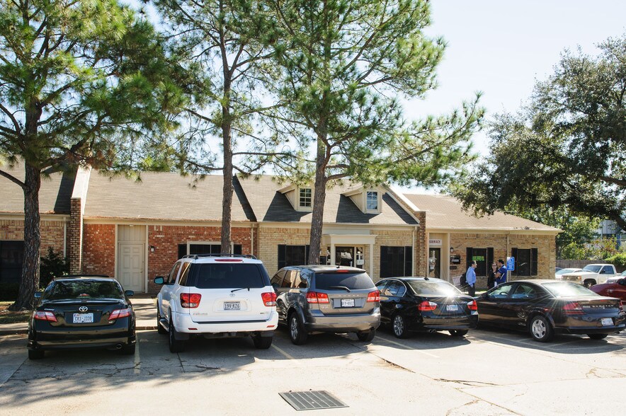 More Photos Of 4654 Highway 6 N, Houston Unknown For Sale