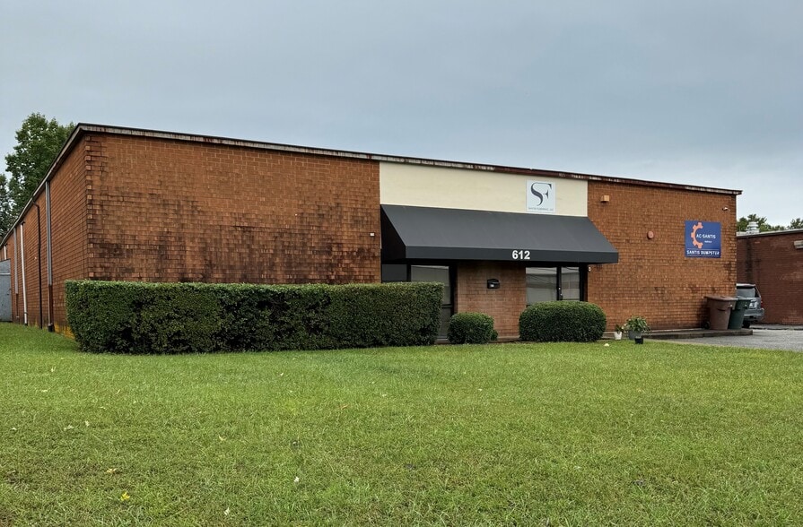 More Photos Of 612 Industrial Ave, Greensboro Warehouse For Sale