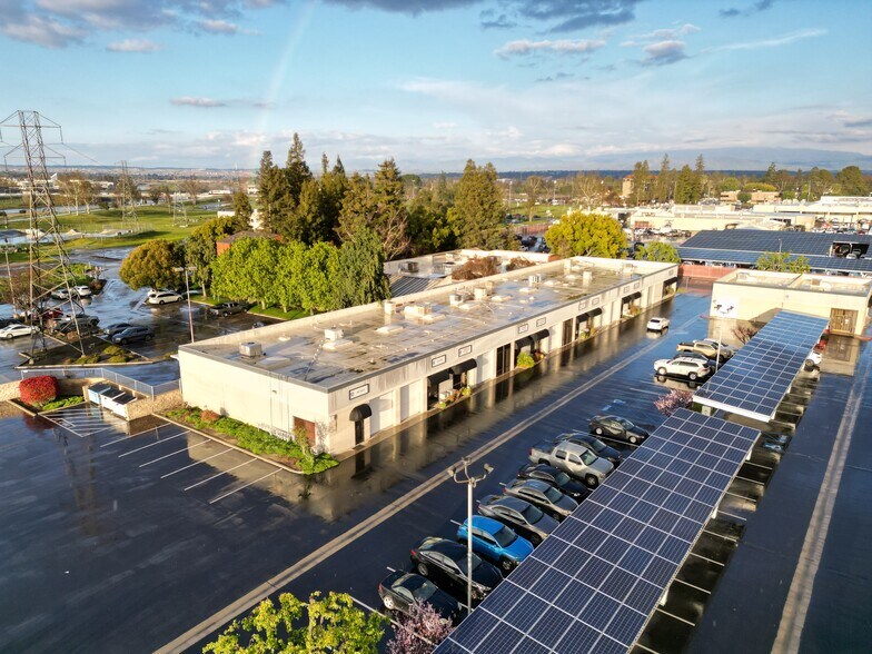 More Photos Of 2015 Westwind Dr, Bakersfield Warehouse For Lease