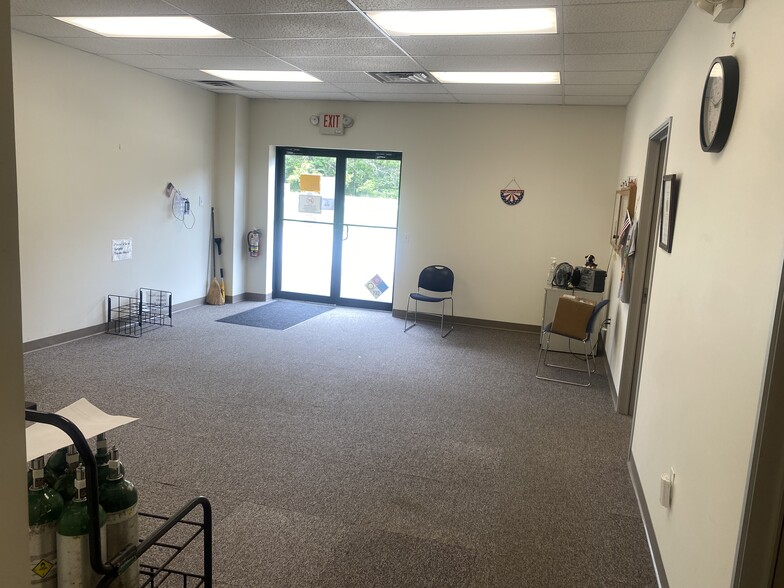 More Photos Of 1010 Franklin Dr, Smock Unknown For Lease