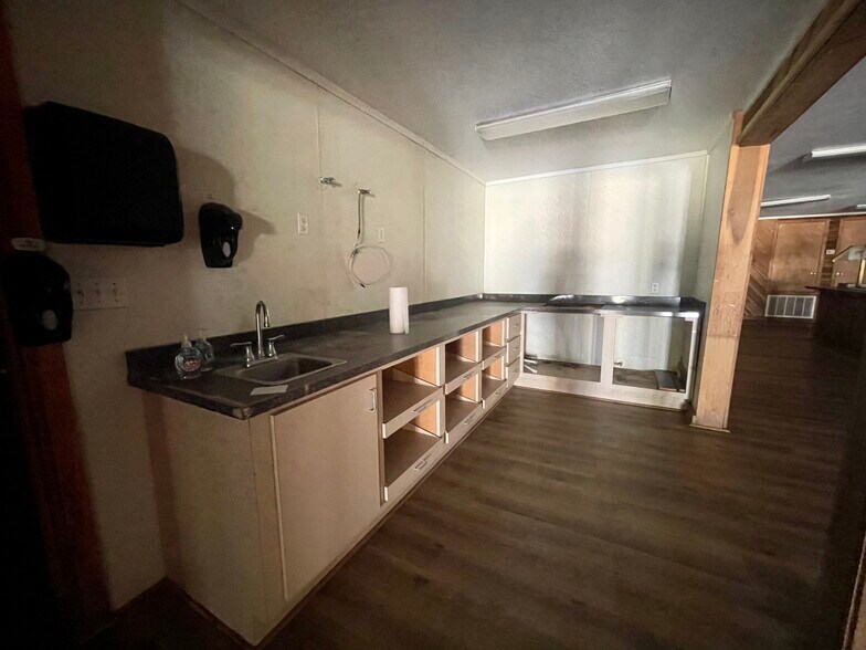 More Photos Of 2205 Highway 49, Wiggins Specialty For Sale